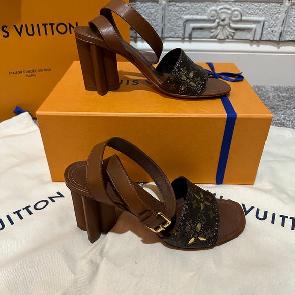 RARE Star Louis Vuitton Ankle Strap Star Heels - Size 7.5 - Worn a couple times - Picture 5 of 15
